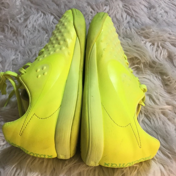 Nike Macistax Yellow Sneakers - Picture 10 of 13